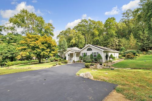 6 Daybreak Ln, Shelton, CT, 06484-6114 | Card Image