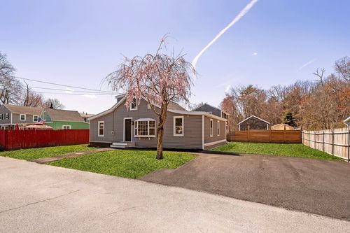 21 Evergreen St, Dartmouth, MA, 02747-1504 | Card Image