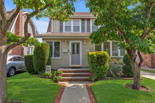 57 Malden Ave, Lynbrook, NY, 11563-3715 | Card Image