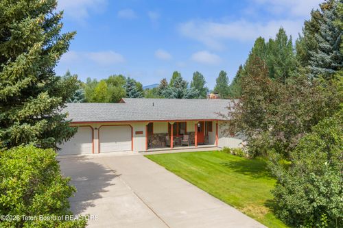 2400 Grand Teton Cir, Jackson, WY, 83001-9462 | Card Image