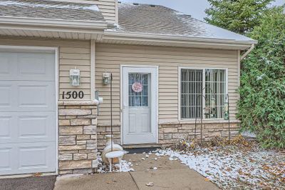 Step into the home and you will find high vaulted ceilings and an open spacious feel. | Image 3