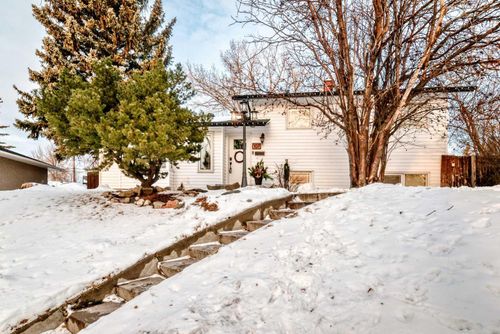 107 Fawn Cres Se, Calgary, AB, T2H0V8 | Card Image