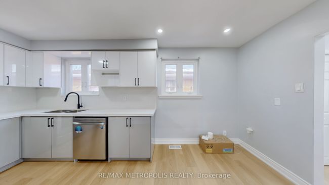 UPPER - 3254 Fieldgate Dr, House attached with 3 bedrooms, 2 bathrooms and 1 parking in Mississauga ON | Image 15