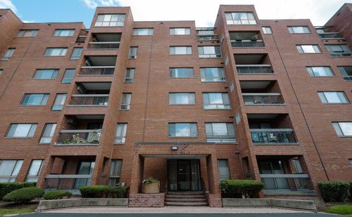 unit-106-701 Forum Sq, Glenview, IL, 60025-3864 | Card Image