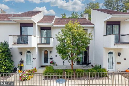 2-2 Ile Dhuyere, DEVON, PA, 19333-1073 | Card Image