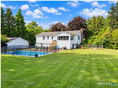 23 Coach Cir, Windsor, CT, 06095-1201 | Card Image