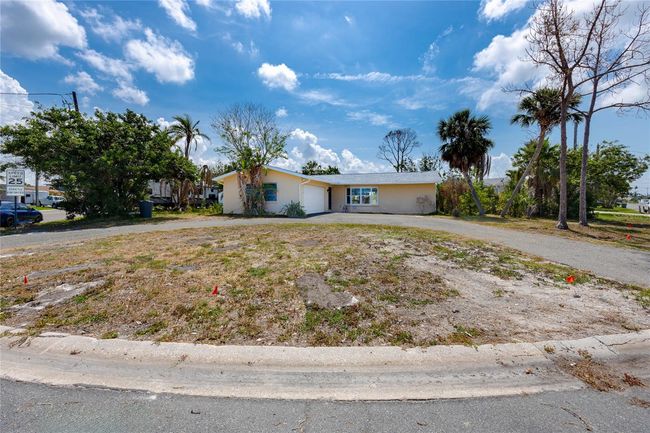 11465 7 Th St E, House other with 2 bedrooms, 2 bathrooms and null parking in Treasure Island FL | Image 54