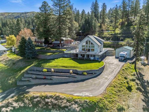 304 Airport Way, Seven Bays, WA, 99122-9676 | Card Image