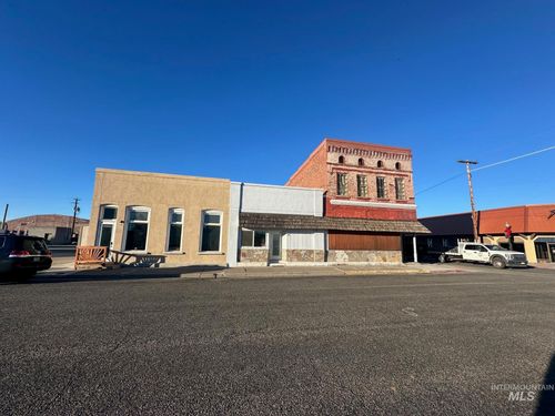 16-45 N Commercial St, Glenns Ferry, ID, 83623-2342 | Card Image