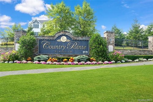 21105 Aspenwood Dr, Plainview, NY, 11803-2146 | Card Image