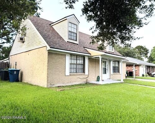 104 Chaumont Dr, Lafayette, LA, 70506-5144 | Card Image