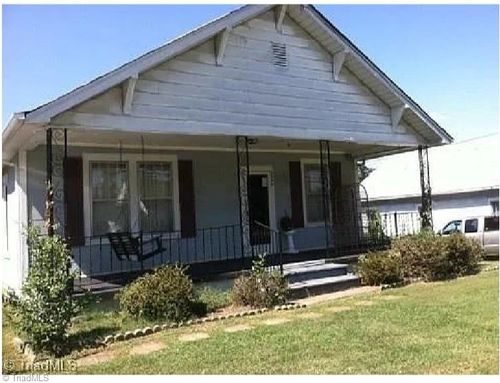 3936 Ogburn Ave, Winston-Salem, NC, 27105-3758 | Card Image