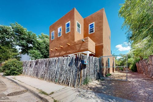 1010 Lopez St, Santa Fe, NM, 87501-2986 | Card Image