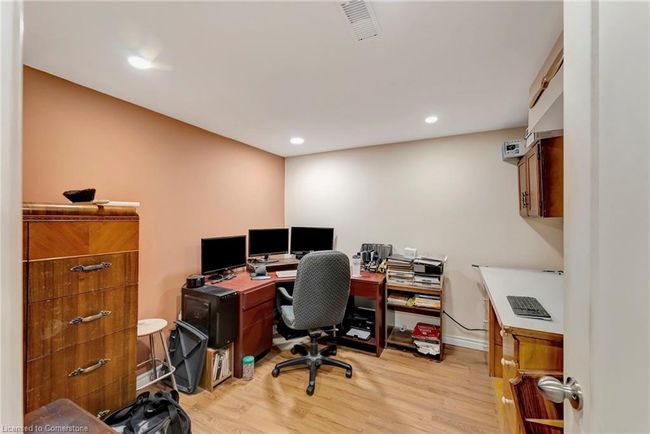 182 Solomon Cres, House other with 4 bedrooms, 3 bathrooms and 5 parking in Hamilton ON | Image 32