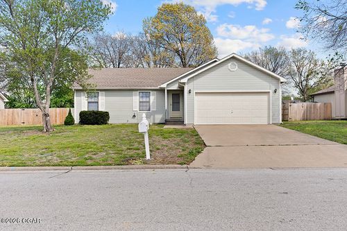 1121 Woodland Dr, Webb City, MO, 64870-1096 | Card Image