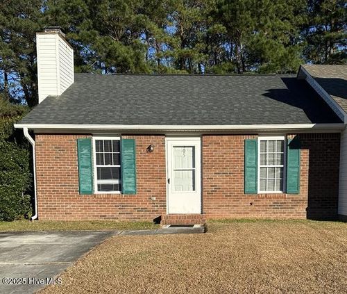 105 Live Oak Ct, Midway Park, NC, 28544-1664 | Card Image
