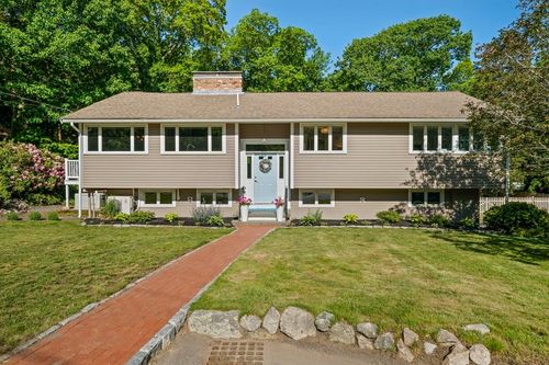 33 Cedar Acres Ln, Cohasset, MA, 02025-1331 | Card Image