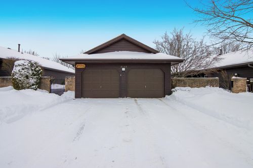 2135 W Hammond Pl, Traverse City, MI, 49686-8014 | Card Image