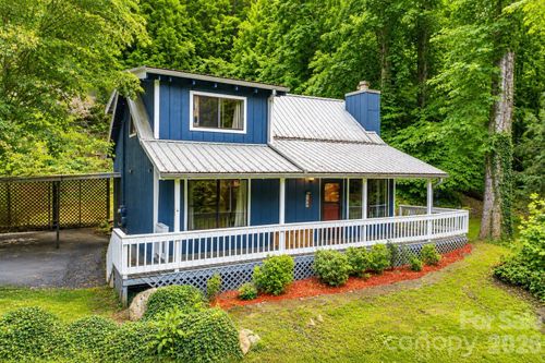 100 Bristol Ln, Maggie Valley, NC, 28751-8832 | Card Image