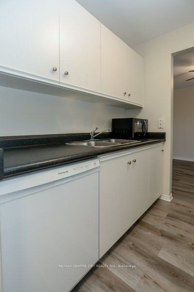 209 - 440 Wellington St, Condo with 2 bedrooms, 1 bathrooms and 1 parking in Saint Thomas ON | Image 12