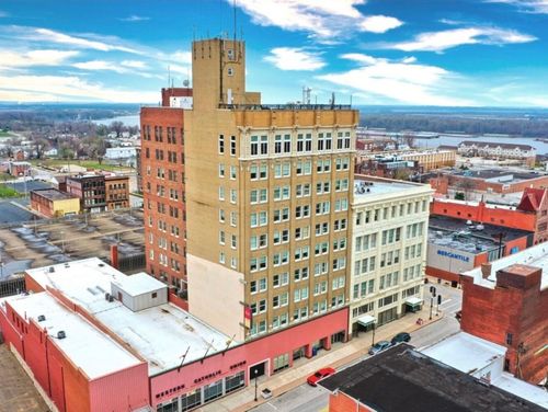 200-206-510 Maine St, Quincy, IL, 62301-3941 | Card Image