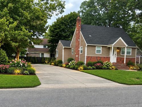 1316 6 Street, Babylon, NY, 11704 | Card Image