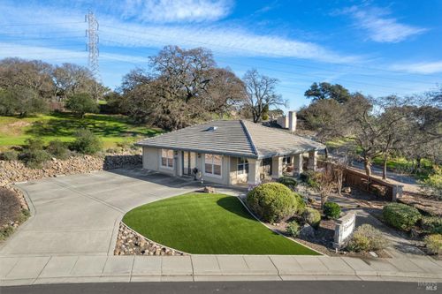 902 Eastridge Drive, Fairfield, CA, 94534 | Card Image