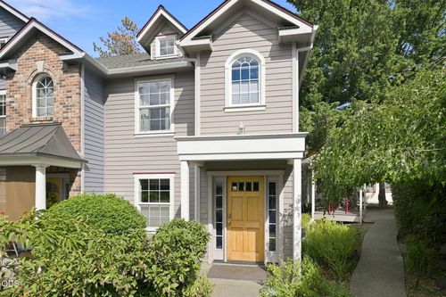 830 Park St, Ashland, OR, 97520-2553 | Card Image