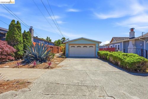 1530 Stuart St, Berkeley, CA, 94703-2008 | Card Image
