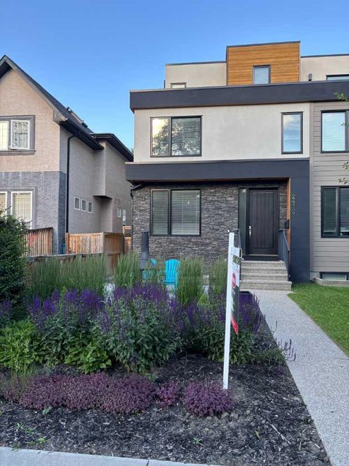 2418 24a St Sw, Calgary, AB, T3E1W1 | Card Image