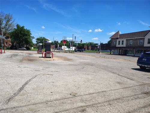 2821 N Vandeventer Ave, Saint Louis, MO, 63107-2121 | Card Image