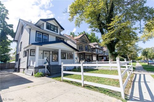 9800 Parmelee Ave, Cleveland, OH, 44108-2856 | Card Image