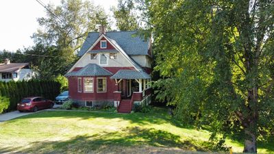 2023 Thompson Ave, House other with 5 bedrooms, 2 bathrooms and null parking in Rossland BC | Image 2