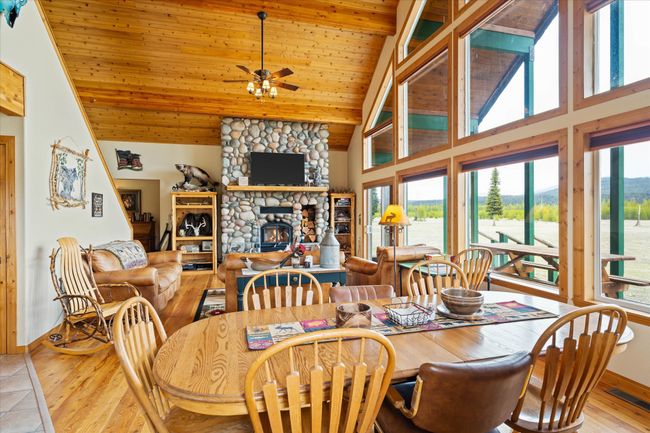 Main Cabin - Dining Room | Image 26