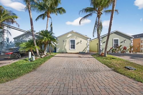 3125 Shelby Way, Palm Springs, FL, 33461-1814 | Card Image