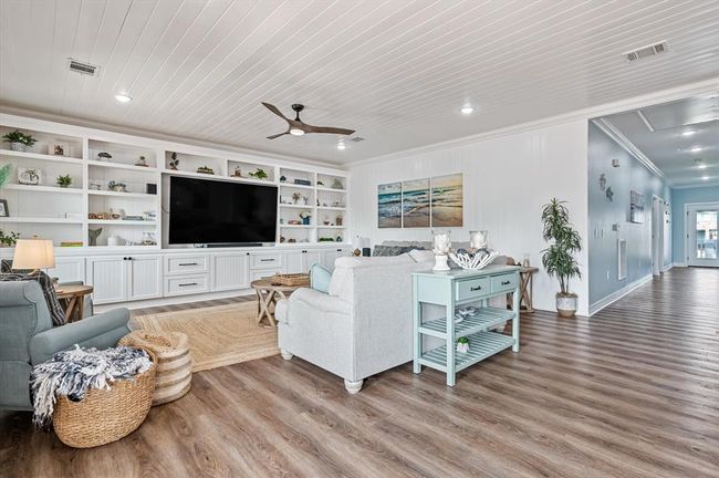 1981 Avenue I, House other with 4 bedrooms, 2 bathrooms and null parking in Crystal Beach TX | Image 13