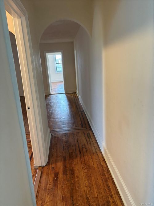 4k-30 Locust Hill Avenue, Yonkers, NY, 10701 | Card Image