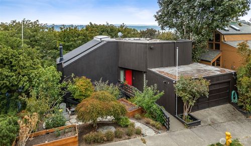 2028 34th Ave S, Seattle, WA, 98144-4923 | Card Image