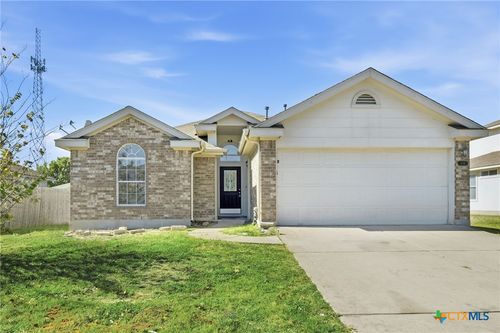 119 Bayliss St, Hutto, TX, 78634-5575 | Card Image