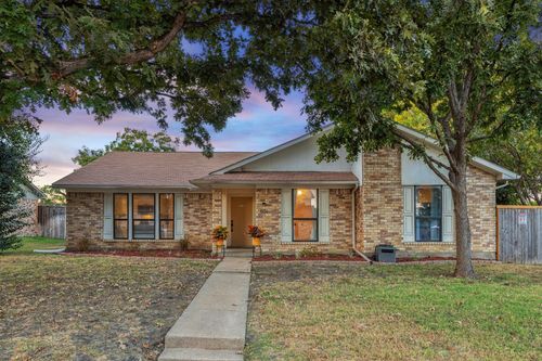 801 Whitehall Dr, Plano, TX, 75023-6823 | Card Image