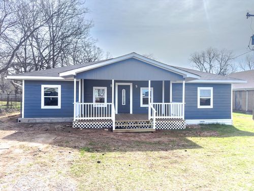 208 E Parker St, Elkhart, TX, 75839-6709 | Card Image