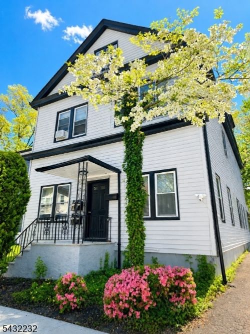 9 Lombardy Pl, Maplewood, NJ, 07040-3242 | Card Image