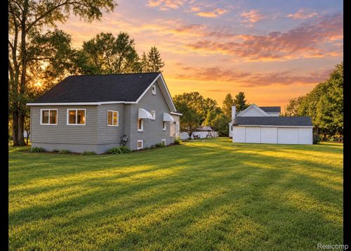 2365 Welch Rd, Commerce Township, MI, 48390-2779 | Card Image