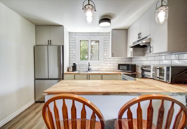 2289 Loop Rd, Home with 6 bedrooms, 4 bathrooms and 4 parking in Wilberforce ON | Image 5