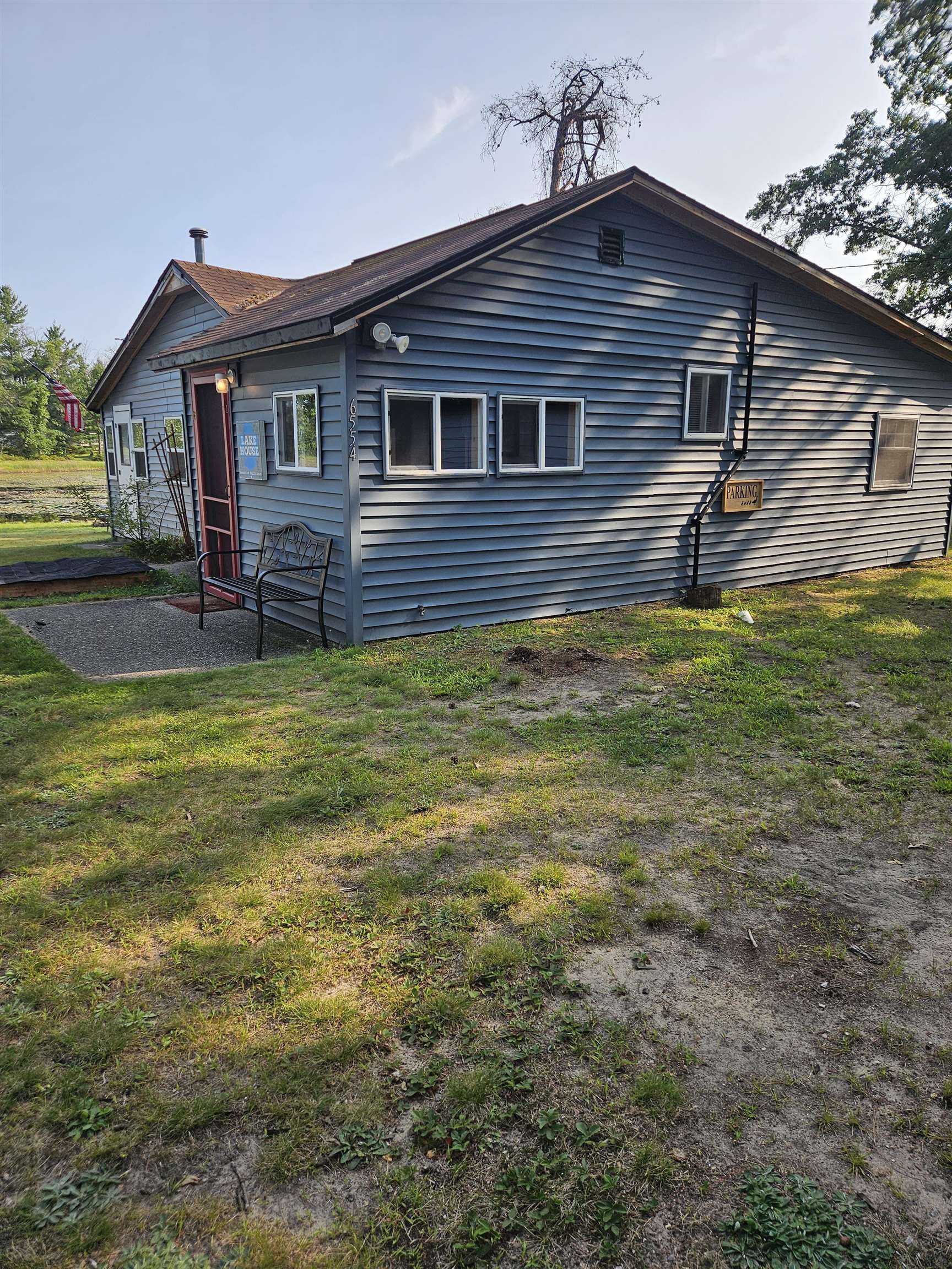 Robin Dr, Harrison, MI 48625