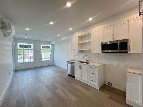 316-22348 North Avenue, Maple Ridge, BC, V2X8T2 | Card Image