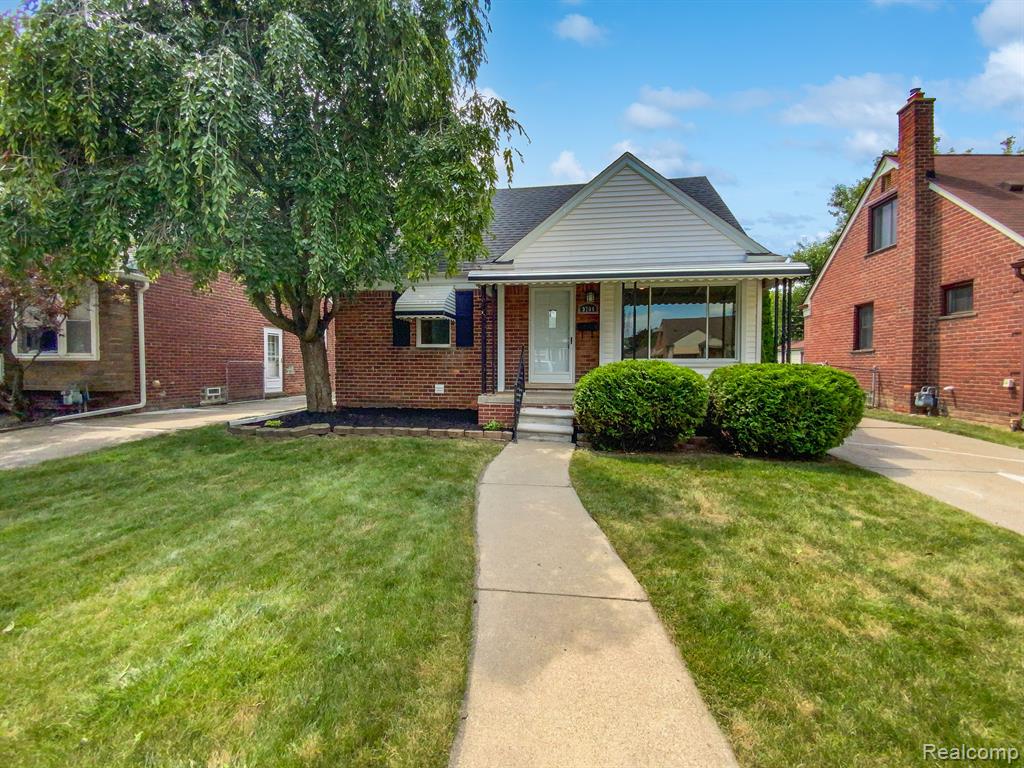 Hubert Ave, Allen Park, MI 48101