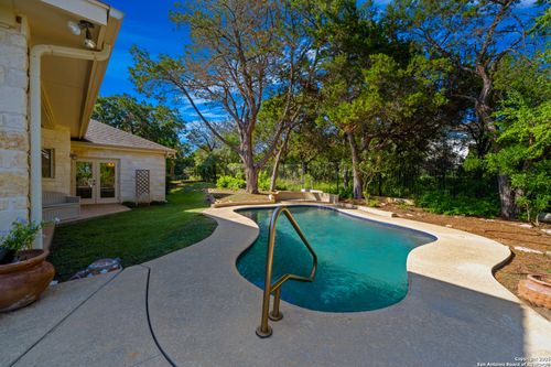 758 Mission Hts, New Braunfels, TX, 78130-6038 | Card Image