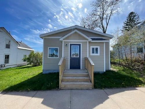 10569 Dakota Ave, Hayward, WI, 54843-9601 | Card Image