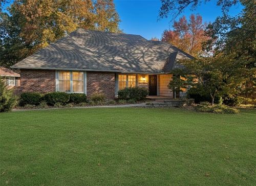 103 Nw Golfview Dr, Blue Springs, MO, 64014-1923 | Card Image